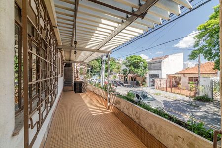 Casa à venda com 220m², 3 quartos e 2 vagasQuintal