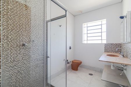 Casa à venda com 220m², 3 quartos e 2 vagasBanheiro Social