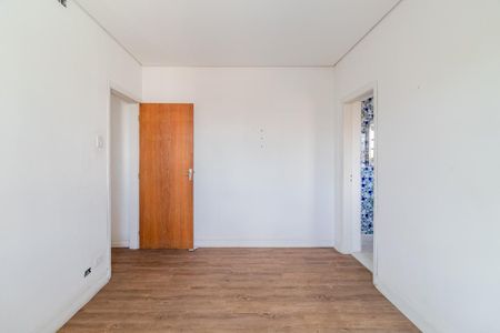 Casa à venda com 220m², 3 quartos e 2 vagasSuíte 3