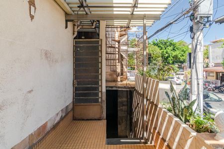 Casa à venda com 220m², 3 quartos e 2 vagasQuintal