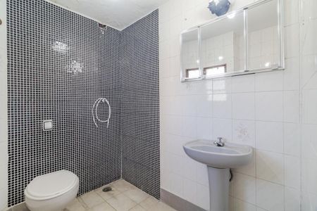 Casa à venda com 220m², 3 quartos e 2 vagasBanheiro da Suíte 2