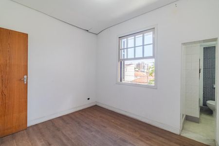 Casa à venda com 220m², 3 quartos e 2 vagasSuíte 2