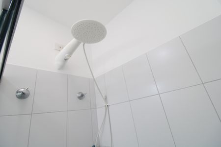 Casa de condomínio à venda com 81m², 2 quartos e 2 vagasSuíte 1 - banheiro