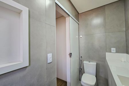 Apartamento à venda com 73m², 2 quartos e 2 vagasBanheiro da Suíte