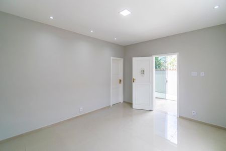 Casa para alugar com 124m², 3 quartos e 10 vagasSala