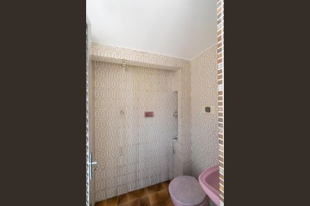 Casa para alugar com 124m², 3 quartos e 10 vagasBanheiro dos fundos