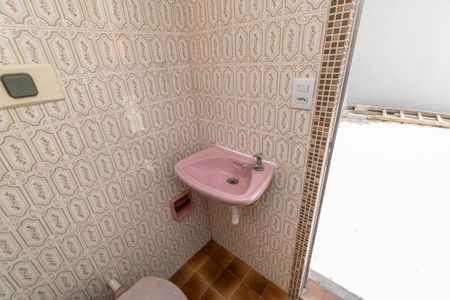 Casa para alugar com 124m², 3 quartos e 10 vagasBanheiro dos fundos