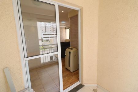 Sala de apartamento à venda com 2 quartos, 57m² em Novo Osasco, Osasco