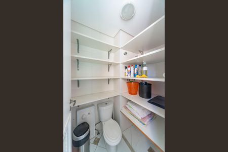 Apartamento à venda com 109m², 2 quartos e 2 vagasBanheiro de serviço