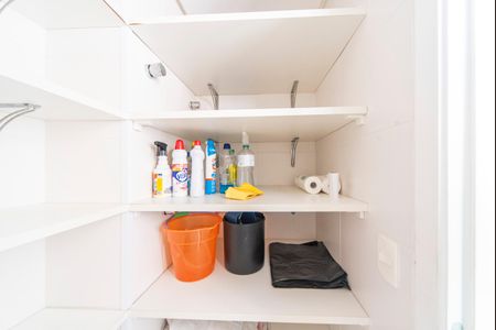 Apartamento à venda com 109m², 2 quartos e 2 vagasBanheiro de serviço