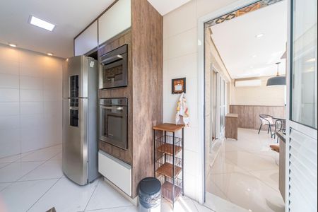 Apartamento à venda com 109m², 2 quartos e 2 vagasCozinha 