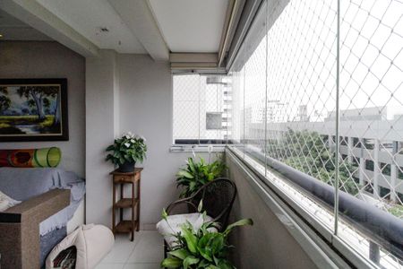 Apartamento à venda com 74m², 3 quartos e 2 vagasVaranda