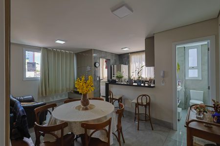 Sala de apartamento à venda com 2 quartos, 60m² em Sagrada Família, Belo Horizonte