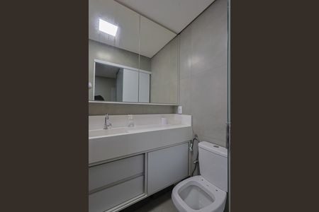 Apartamento à venda com 60m², 2 quartos e 2 vagas Apartamento à venda com 60m², 2 quartos e 2 vagasBanheiro da Suíte