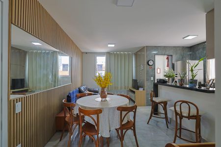 Sala de apartamento à venda com 2 quartos, 60m² em Sagrada Família, Belo Horizonte