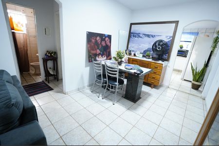 Sala de casa de condomínio para alugar com 3 quartos, 185m² em Anhangüera, Goiânia