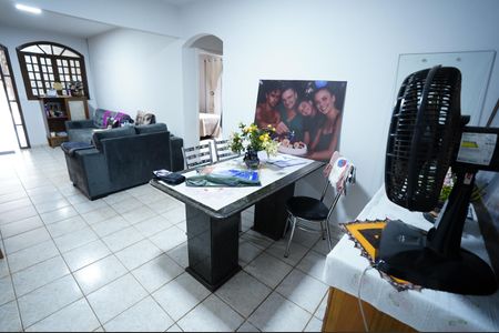 Casa de condomínio para alugar com 185m², 3 quartos e 4 vagas Casa de condomínio para alugar com 185m², 3 quartos e 4 vagasSala