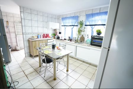Cozinha de casa de condomínio para alugar com 3 quartos, 185m² em Anhangüera, Goiânia