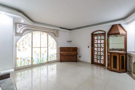 Sala de casa para alugar com 4 quartos, 209m² em Indianópolis, São Paulo