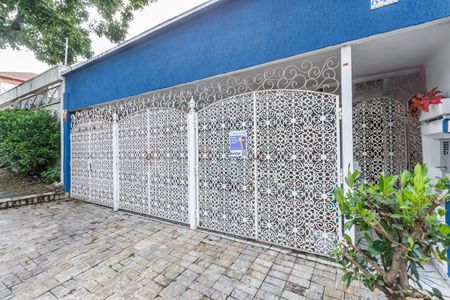 Casa para alugar com 209m², 4 quartos e 3 vagasFachada