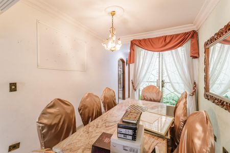 Casa para alugar com 209m², 4 quartos e 3 vagasSala