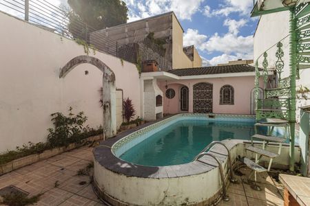 Casa para alugar com 209m², 4 quartos e 3 vagasPiscina