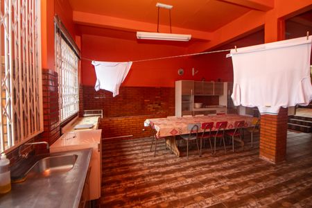 Casa à venda com 327m², 3 quartos e 4 vagasÁrea de serviço