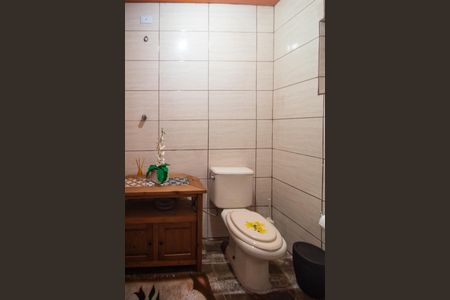 Casa à venda com 327m², 3 quartos e 4 vagasBanheiro de Serviço