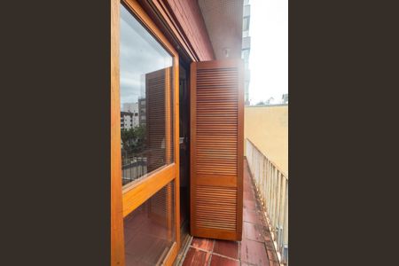 Casa à venda com 327m², 3 quartos e 4 vagasVaranda da Sala 3