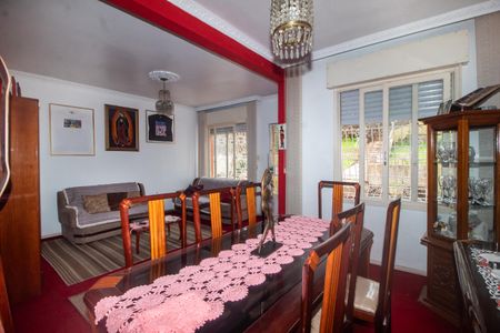 Casa à venda com 327m², 3 quartos e 4 vagasSala