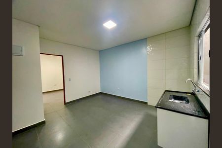 Sala / Cozinha  de casa para alugar com 1 quarto, 40m² em Vila Sao Joao Batista, Guarulhos