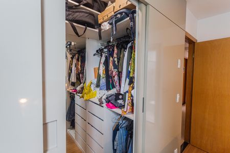 Apartamento à venda com 140m², 3 quartos e 2 vagasCloset da Suíte