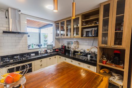 Apartamento à venda com 140m², 3 quartos e 2 vagasCozinha