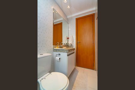 Apartamento à venda com 67m², 2 quartos e 2 vagasBanheiro Social