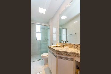 Apartamento à venda com 67m², 2 quartos e 2 vagasBanheiro Social