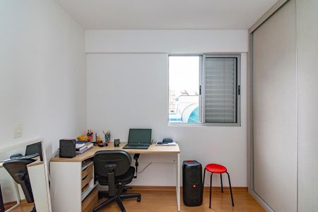 Apartamento à venda com 67m², 2 quartos e 2 vagasQuarto 2
