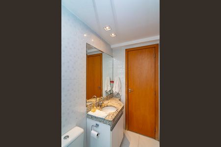 Apartamento à venda com 67m², 2 quartos e 2 vagasBanheiro Social