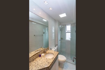 Apartamento à venda com 67m², 2 quartos e 2 vagasBanheiro da Suíte