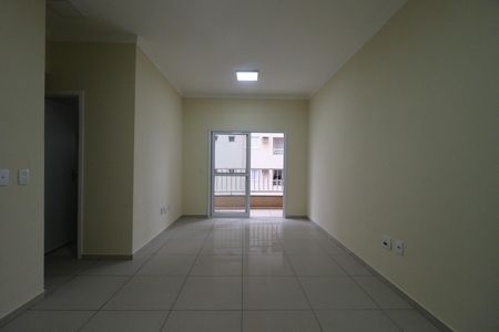 Apartamento para alugar com 70m², 2 quartos e 1 vagaSala