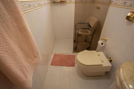 Casa à venda com 300m², 2 quartos e 3 vagasBANHEIRO