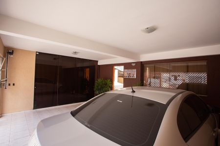 Casa à venda com 300m², 2 quartos e 3 vagasGARAGEM