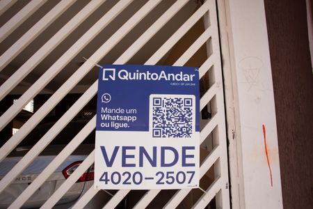 Casa à venda com 300m², 2 quartos e 3 vagasPLAQUINHA