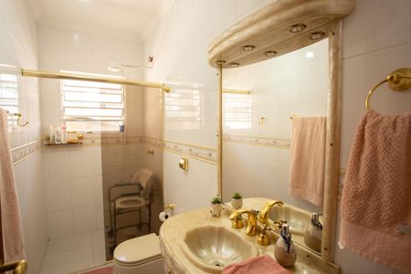 Casa à venda com 300m², 2 quartos e 3 vagasBANHEIRO