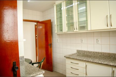 Apartamento para alugar com 4 quartos, 121m² em Nova Suiça, Goiânia