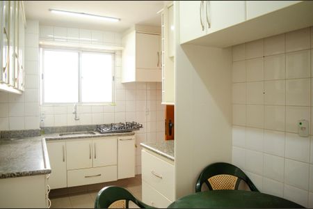 Apartamento para alugar com 4 quartos, 121m² em Nova Suiça, Goiânia