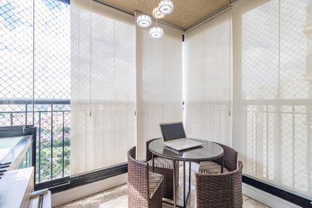 Sala de apartamento para alugar com 3 quartos, 86m² em Jardim Tupanci, Barueri