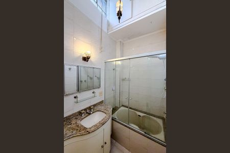Casa à venda com 152m², 3 quartos e 3 vagasBanheiro da Suíte