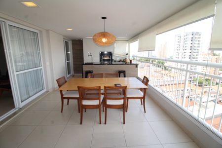 Apartamento à venda com 120m², 3 quartos e 2 vagasSala / Cozinha - Varanda
