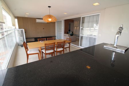 Apartamento à venda com 120m², 3 quartos e 2 vagasSala / Cozinha - Varanda