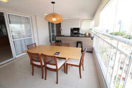 Apartamento à venda com 120m², 3 quartos e 2 vagasSala / Cozinha - Varanda